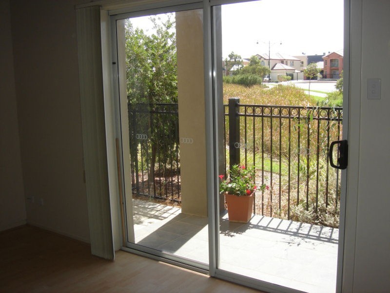 3/3-7 Banrock Place, Mawson Lakes SA 5095