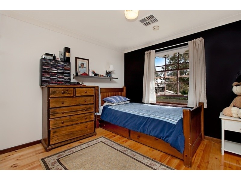 17 Adela Crescent, Athelstone SA 5076