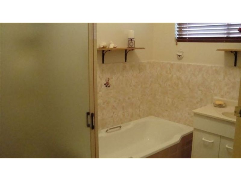 10 Albany Terrace, Valley View SA 5093