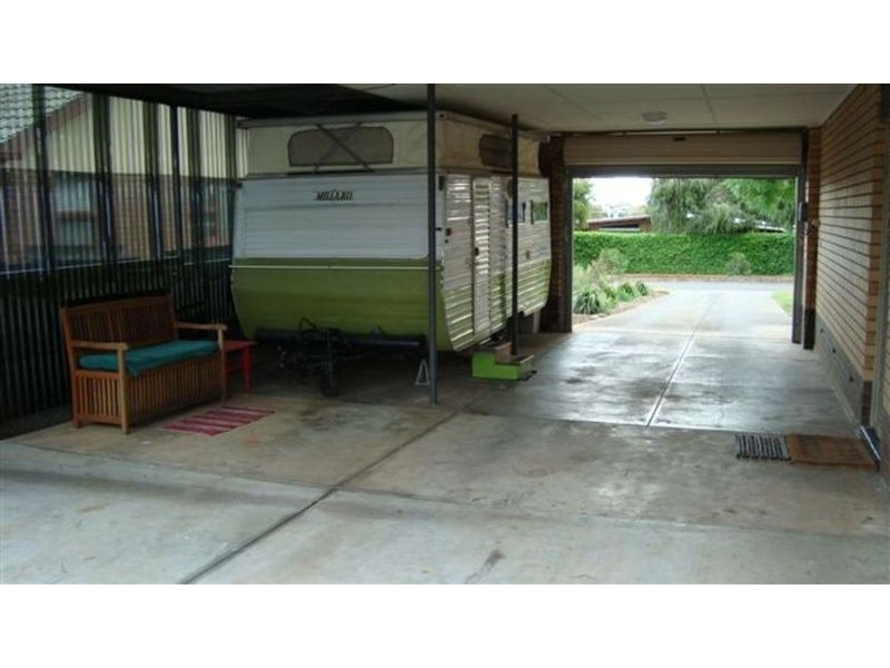 10 Albany Terrace, Valley View SA 5093