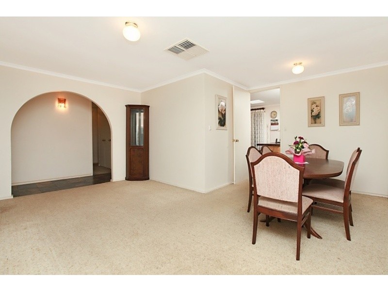 9 Nanette Road, Valley View SA 5093