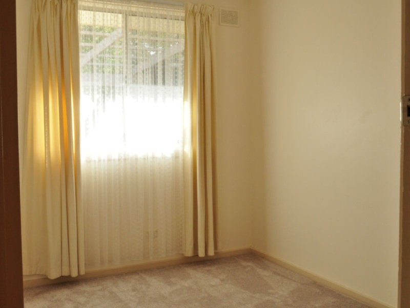 18 Hinkler Crescent, Modbury Heights SA 5092