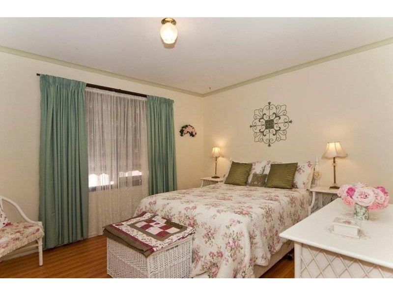 3 Hinkler Crescent, Modbury Heights SA 5092