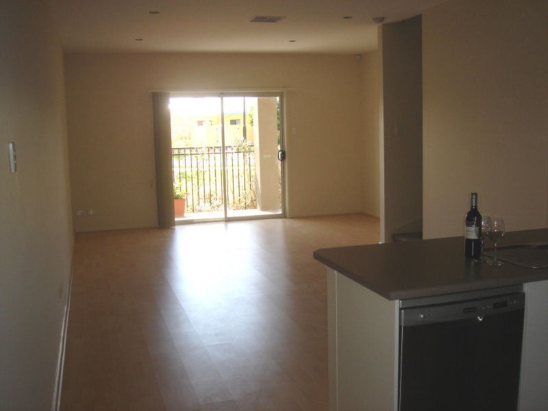 3/3-7 Banrock Place, Mawson Lakes SA 5095