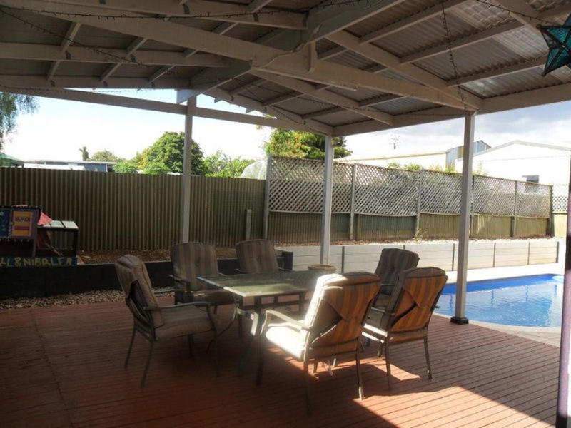 8 Anthony Road, Para Vista SA 5093