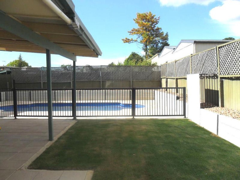 8 Anthony Road, Para Vista SA 5093