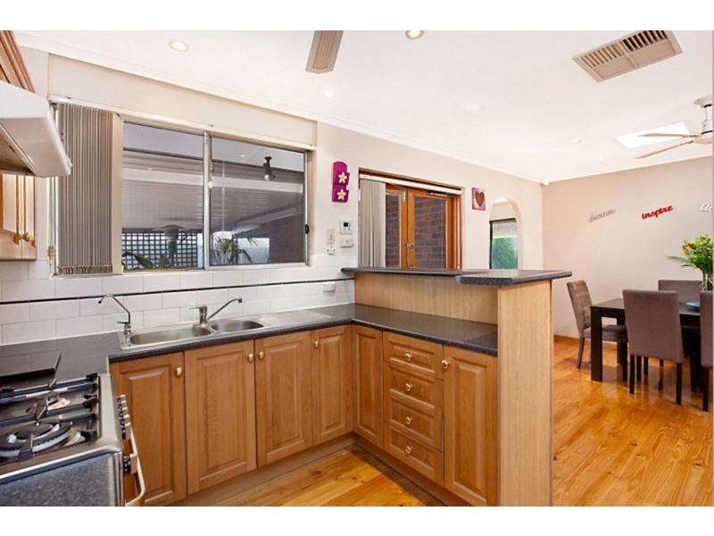 9 Cumberland Avenue, Para Hills SA 5096