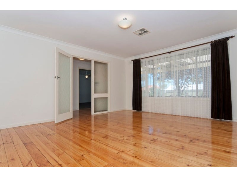 11 Telford Crescent, Modbury Heights SA 5092