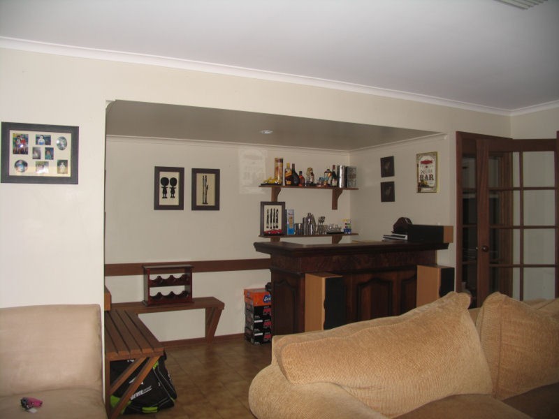 8 Blaxland Avenue, Wynn Vale SA 5127