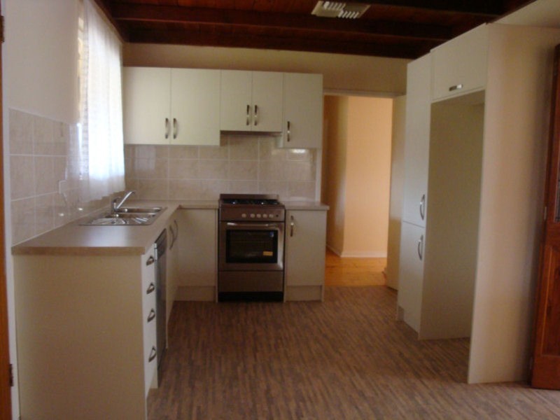 12 Elizabeth Crescent, Valley View SA 5093