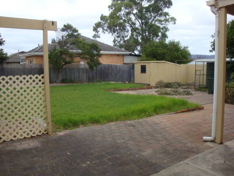12 Elizabeth Crescent, Valley View SA 5093