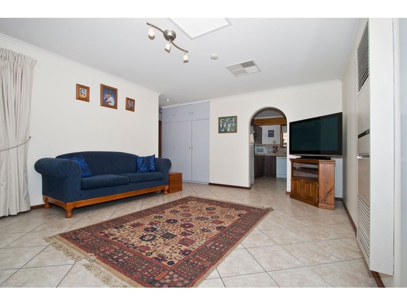 17 Lubbock Court, Wynn Vale SA 5127