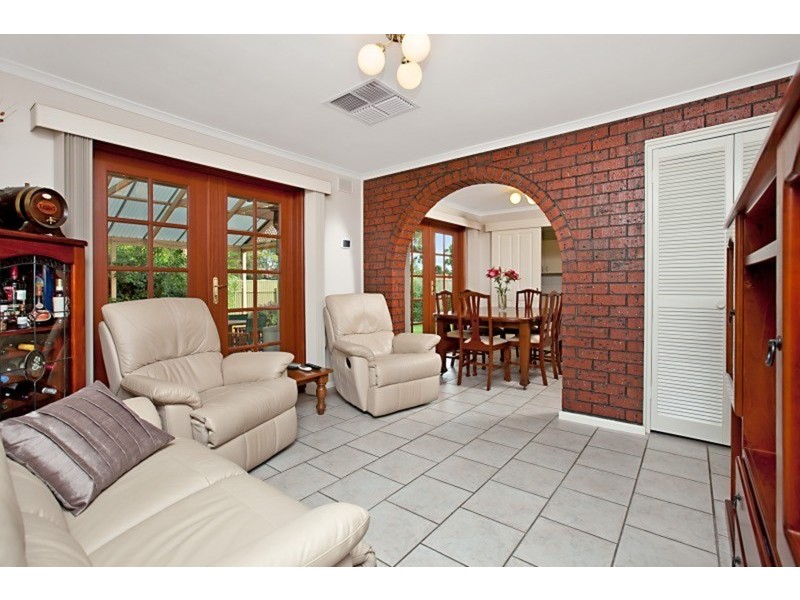 4 Baymor Court, Modbury SA 5092