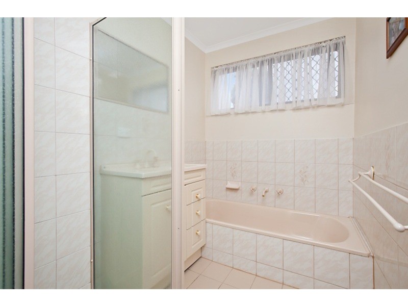 4 Baymor Court, Modbury SA 5092