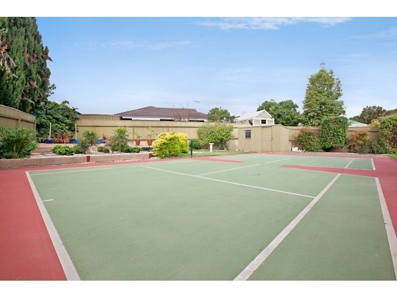 4 Baymor Court, Modbury SA 5092