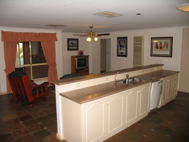 8 St Clair Parade, Greenwith SA 5125