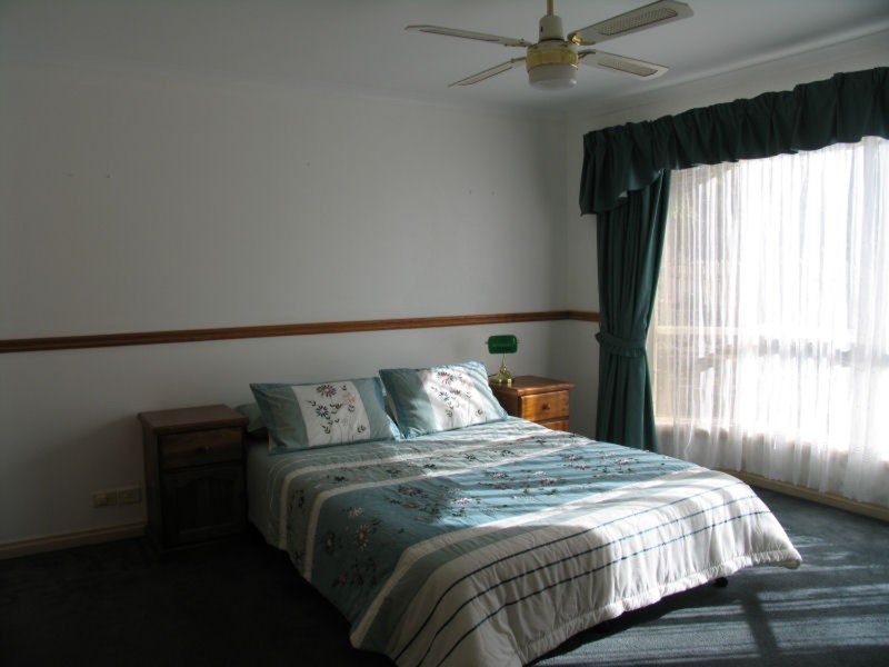 8 St Clair Parade, Greenwith SA 5125