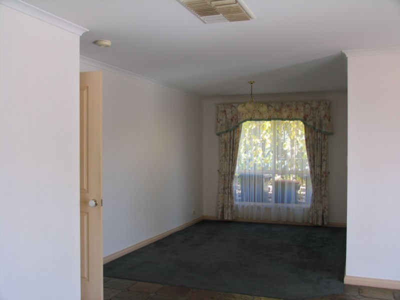 8 St Clair Parade, Greenwith SA 5125