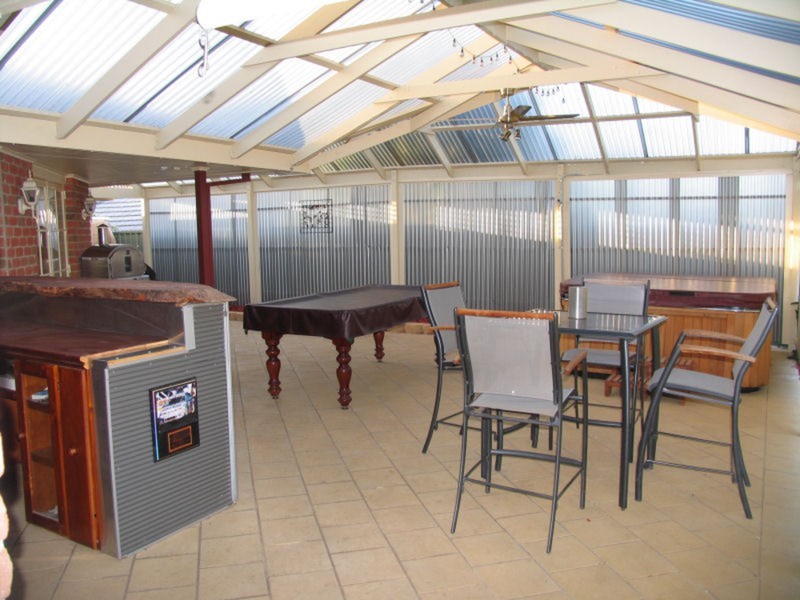 8 St Clair Parade, Greenwith SA 5125