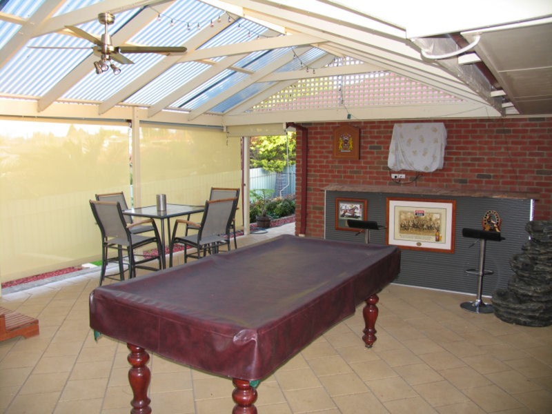 8 St Clair Parade, Greenwith SA 5125