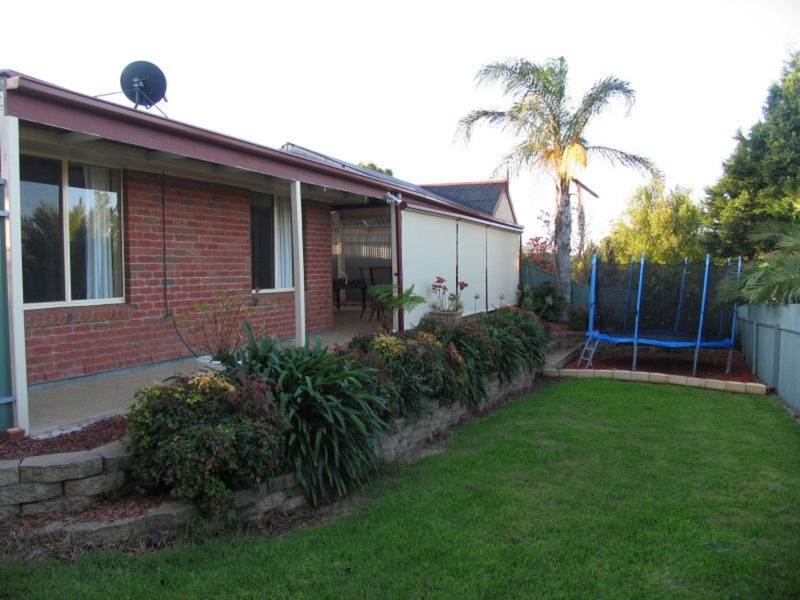 8 St Clair Parade, Greenwith SA 5125