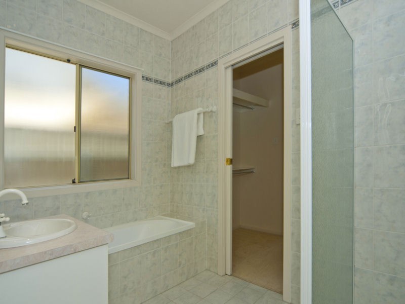 95 Heysen Avenue, Hope Valley SA 5090