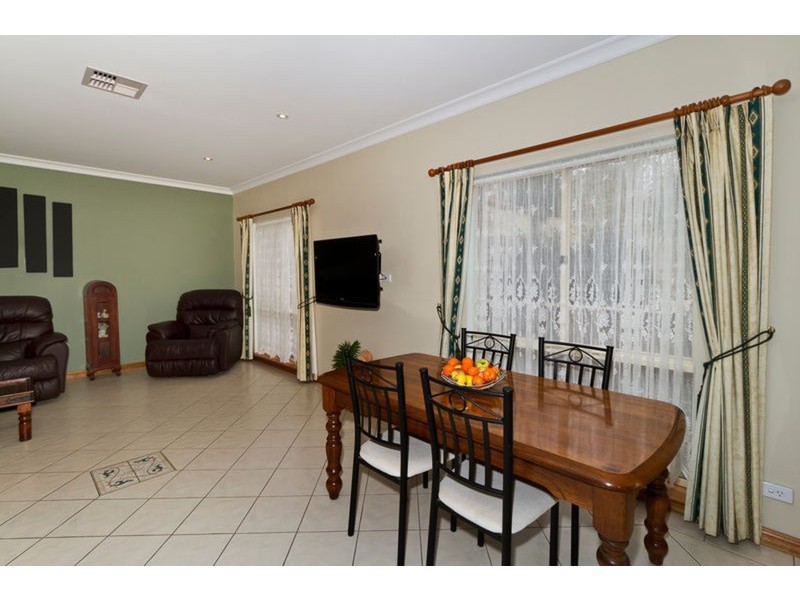 8 Coach House Mews, Hillbank SA 5112