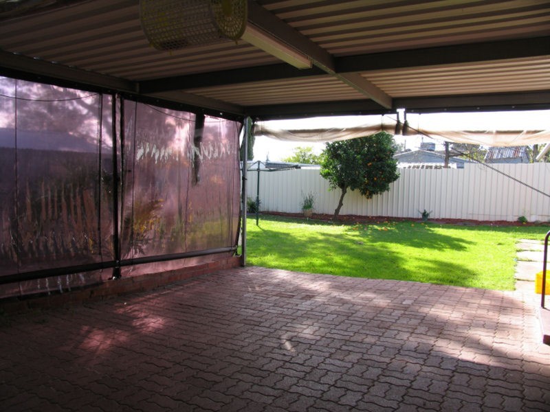 5 Hewish Crescent, Elizabeth Park SA 5113