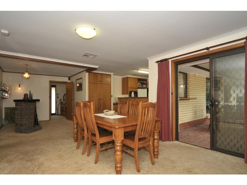 14 Robertson Crescent, Redwood Park SA 5097