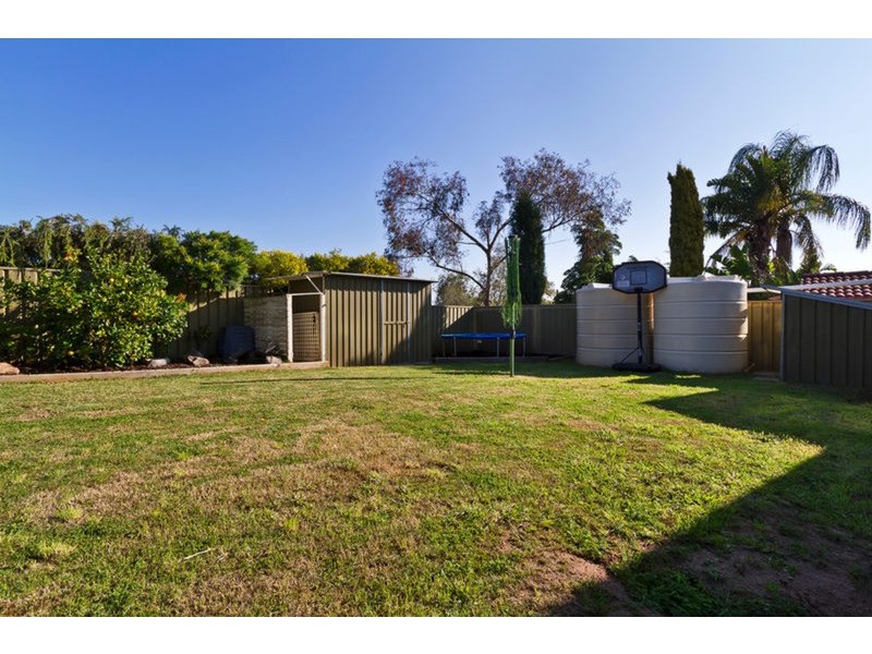 24 Zinfandel  Avenue, Wynn Vale SA 5127