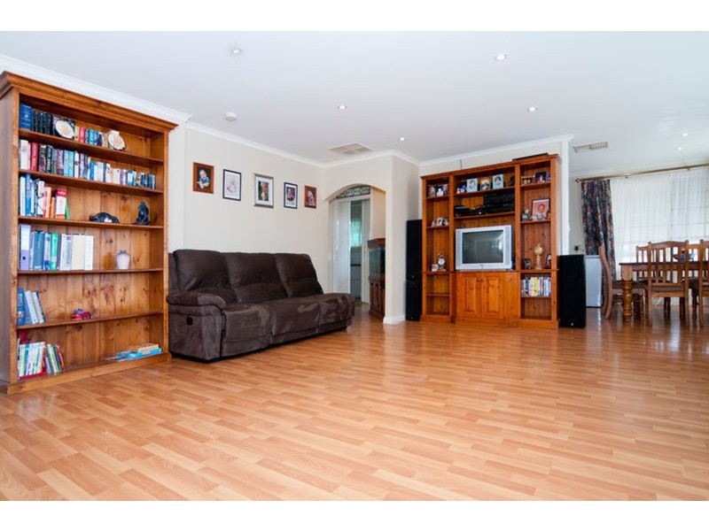 11 Livingston Avenue, Ingle Farm SA 5098