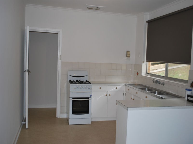 26 Down Drive, Valley View SA 5093