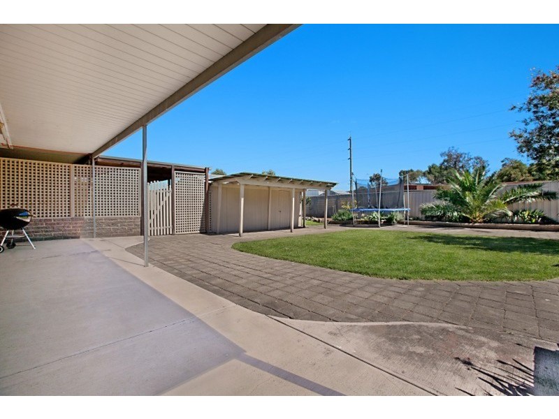8 Avis Court, Valley View SA 5093