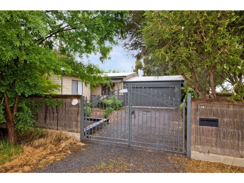 16 Medlow Road, Blakeview SA 5114