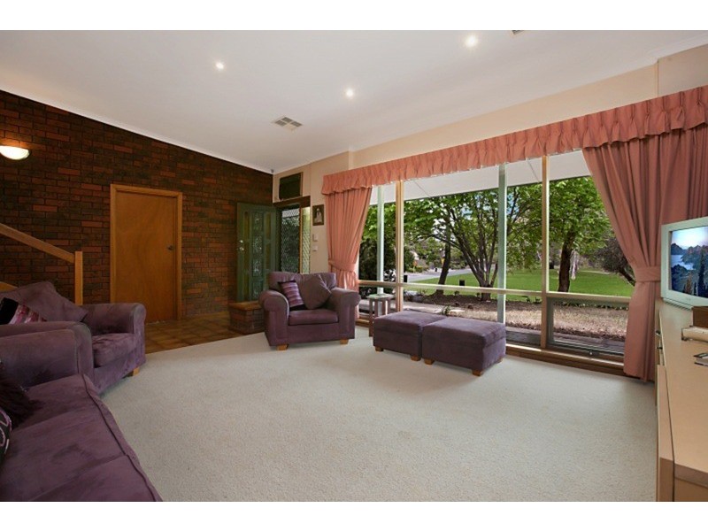 124 Brougham Drive, Valley View SA 5093