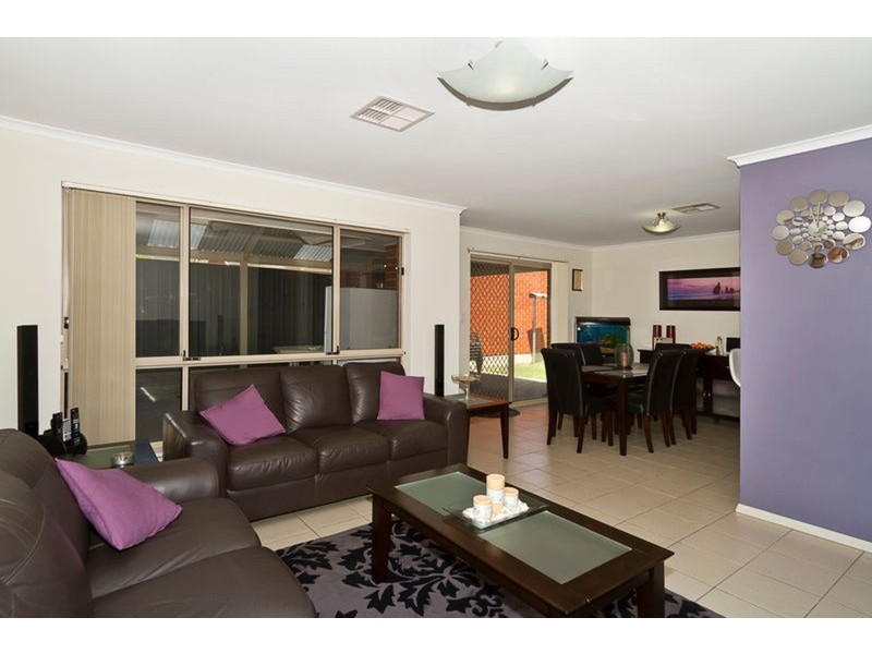 13B Rutherglen Avenue, Valley View SA 5093