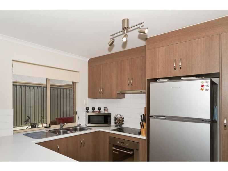 13B Rutherglen Avenue, Valley View SA 5093