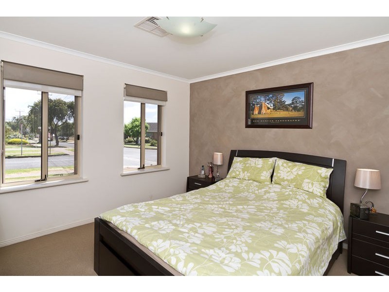 13B Rutherglen Avenue, Valley View SA 5093