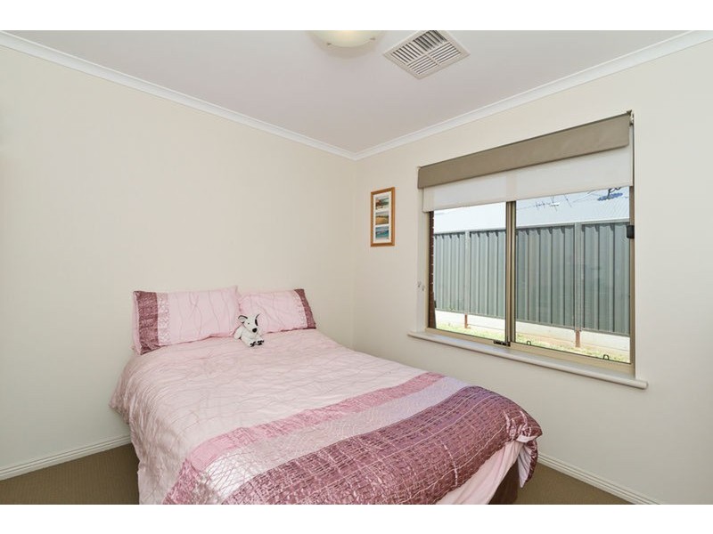 13B Rutherglen Avenue, Valley View SA 5093