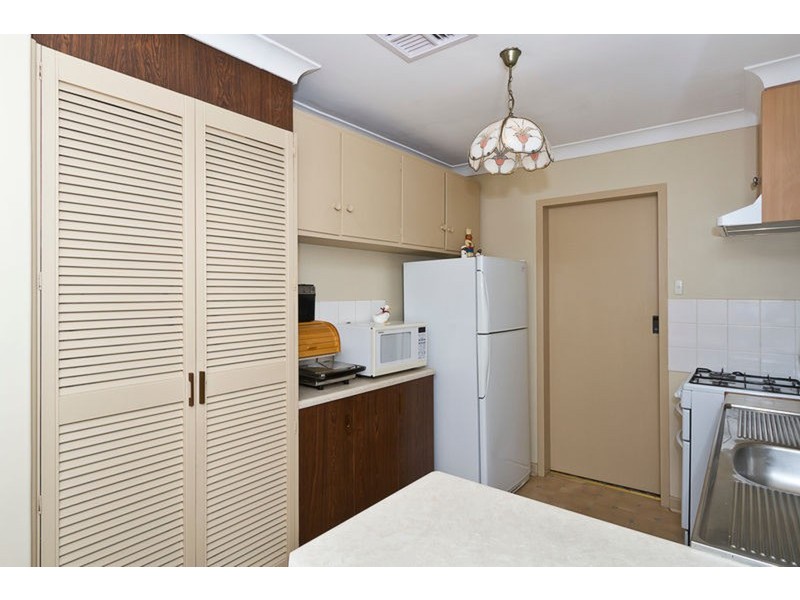 8 Jeff Street, Para Vista SA 5093