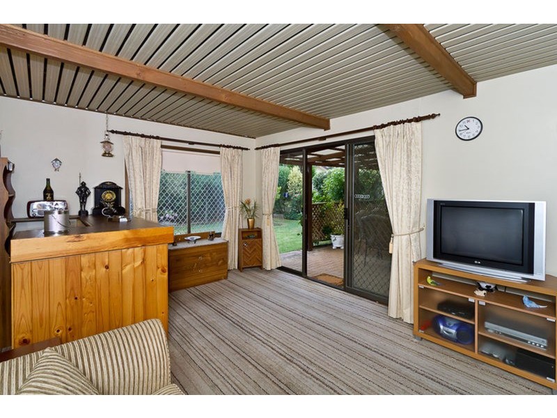 8 Jeff Street, Para Vista SA 5093