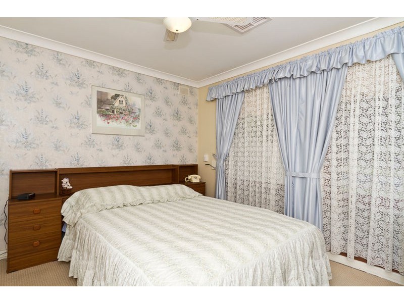 8 Jeff Street, Para Vista SA 5093