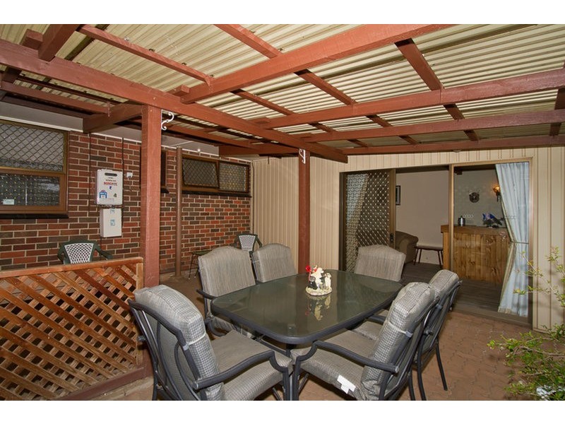 8 Jeff Street, Para Vista SA 5093
