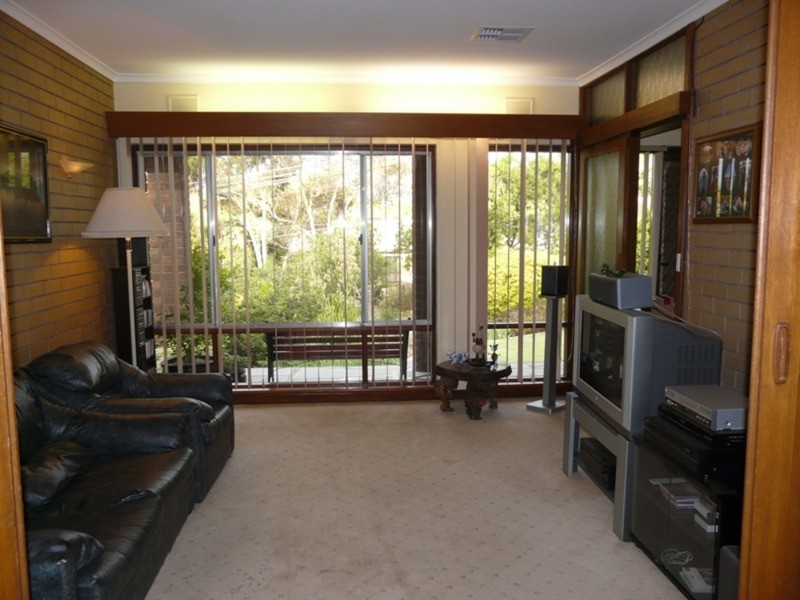 43 Vista Avenue, Valley View SA 5093