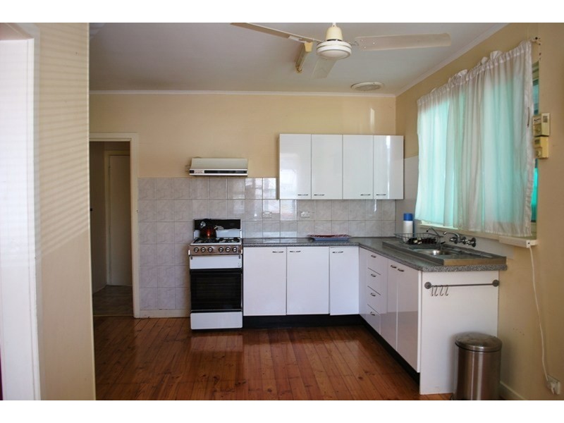 15 Dewer Avenue, Ridgehaven SA 5097