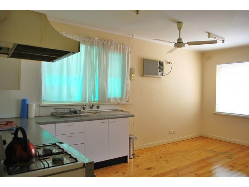 15 Dewer Avenue, Ridgehaven SA 5097