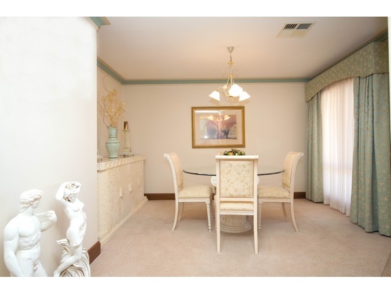 19 Carriage Way, Gulfview Heights SA 5096