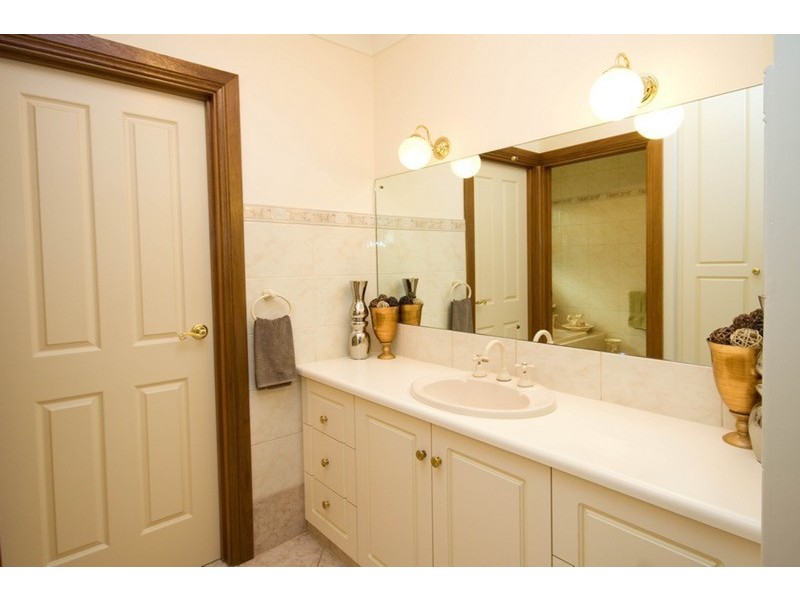 19 Carriage Way, Gulfview Heights SA 5096