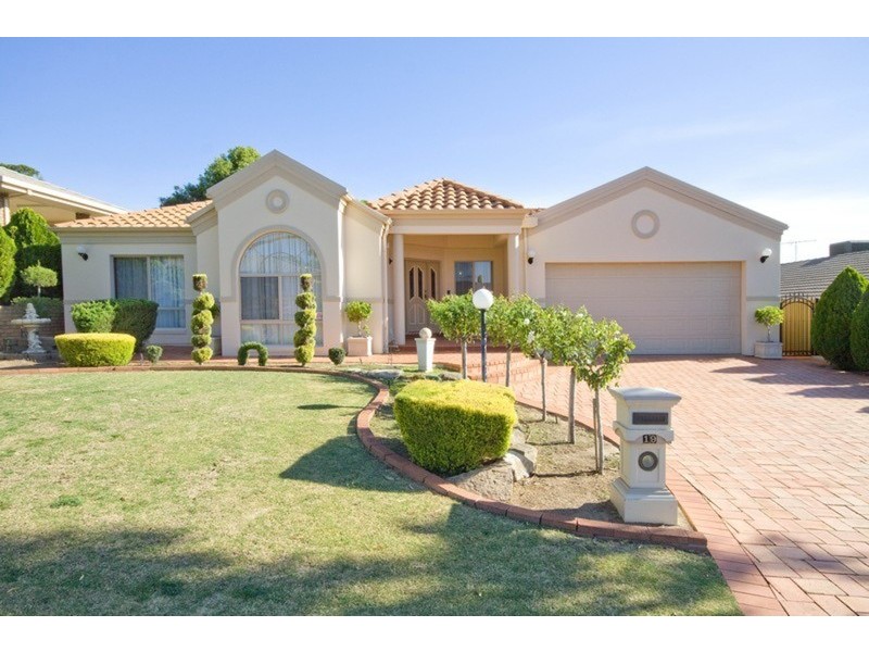 19 Carriage Way, Gulfview Heights SA 5096