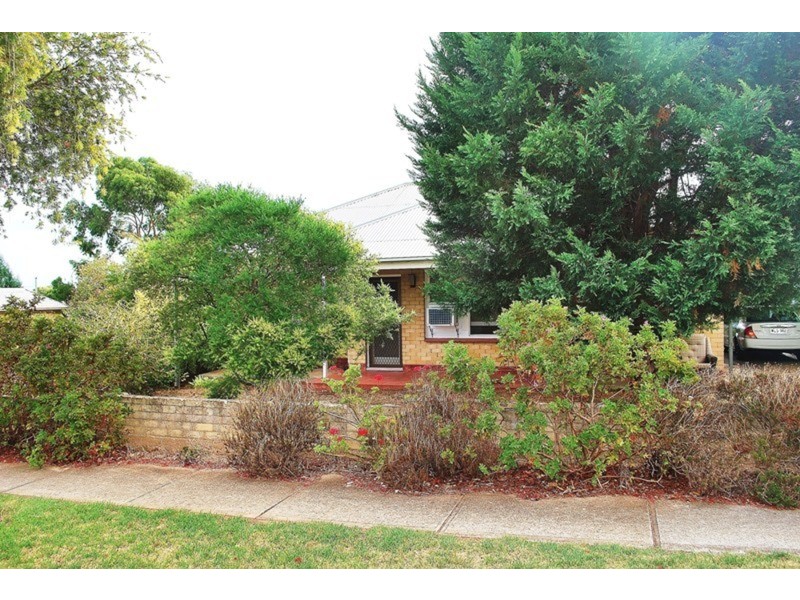 37 Blyth  Street, Clearview SA 5085